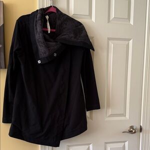 Lululemon Athletica Black Women's Cape